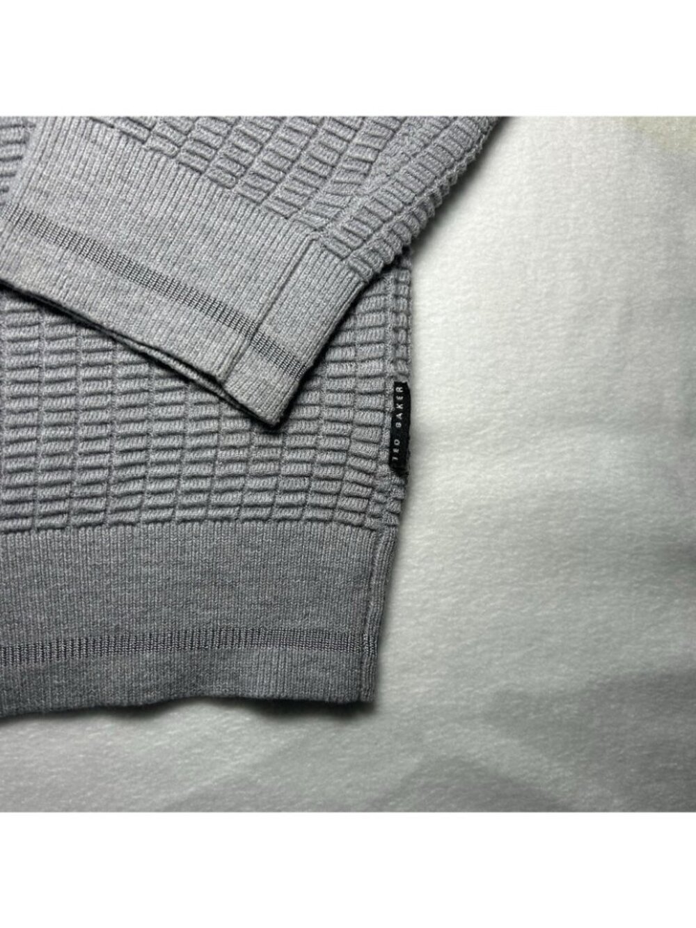 Ted Baker London Waffle Stitch Crew Neck Sweater Gray Size 4 - Picture 2 of 7
